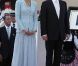 Après être apparus au balcon de la Salle des Glaces, le prince Albert et la princesse Charlene, mari et femme, ont rejoint, avec leur famille, les Monégasques sur la place du Palais princier, le 1er juillet 2011.