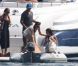 Eva Longoria et Eduardo Cruz en bateau au large de Marbella, le 3 juillet 2011.