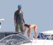 Eva Longoria et Eduardo Cruz en bateau au large de Marbella, le 3 juillet 2011.
