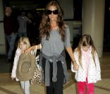 Denise Richards accompagnée de ses filles Sam et Lola 