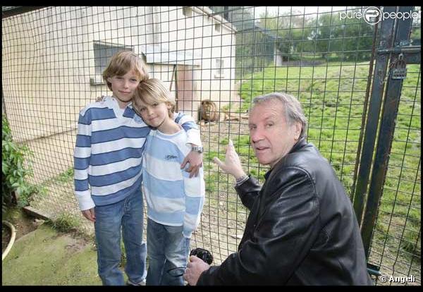 Yves Rénier et son lion Brutus