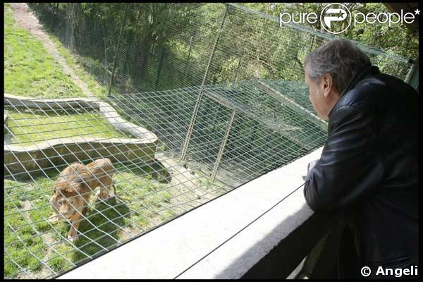 Yves Rénier et son lion Brutus