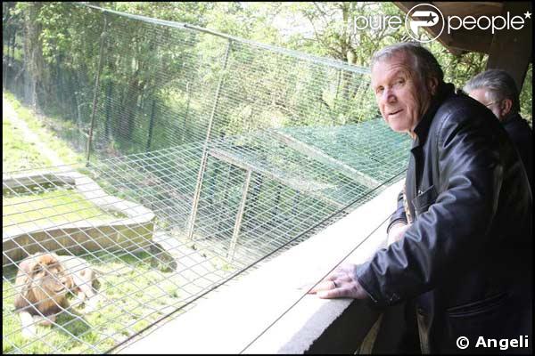 Yves Rénier et son lion Brutus