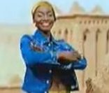 Le  Pata Pata  de la chanteuse Coumba Gawlo est un des tubes de l'été 1998.