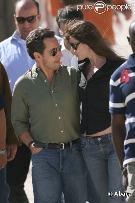 Carla et Nicolas Sarkozy en Egypte en décembre 2007 