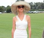 Nicollette Sheridan au match de charité de polo organisé au<span class=standardtextnolink> Santa Barbara Polo and Racquet club pour l\'association des princes William et Harry. Carpinteria, 9 juillet 2011<br /></span>