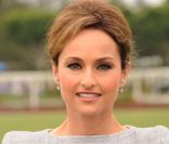  Giada De Laurentiis au match de charité de polo organisé au  Santa Barbara Polo and Racquet club pour l'association des princes William et Harry. Carpinteria, 9 juillet 2011   