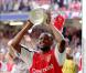Les années Arsenal, Gunner adulé...
A 35 ans, Patrick Vieira a annoncé le 14 juillet 2011 la fin de sa carrière sportive. Il se prépare à une retraite active chez les Citizens de Manchester City, dernier maillot qu'il a porté.