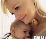 Emma Bunton et son fils Tate en couverture du magazine <em>Hello!</em>, édition anglaise, juillet 2011.