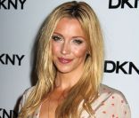  Katie Cassidy à la soirée organisée par DKNY à New York, le 26 juillet 2011 