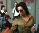 VIDEOS : Eva Longoria et Jean-Claude Van Damme atterrissent... ensemble !