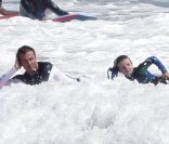 David, Brooklyn, Romeo et Cruz Beckham dans les eaux de Malibu pour une séance de surf ! Le 31 juillet 2011