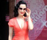 Dita Von Teese lance son premier parfum : Eau de Dita.