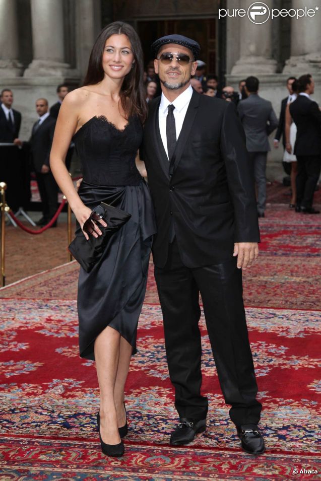 Eros Ramazotti et sa sublime compagne depuis deux ans, le mannequin Marica Pellegrinelli, ont accueilli début août 2011 leur premier enfant ensemble, une petite Raffaela.