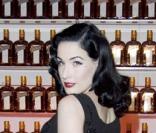 Dita Von Teese égérie de Cointreau