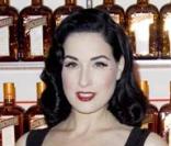 Dita Von Teese égérie de Cointreau