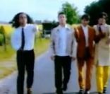 En 1996, Worlds Apart tente de conquérir le marché français en reprenant  Je te donne  de Jean-Jacques Goldman.