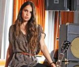 Chelsea Tyler pose pour présenter la prochaine collection de son père Steven Tyler pour Macy's  
