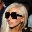 Lady Gaga : Classe et souriante, elle est méconnaissable