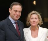 Claire Chazal et Xavier Couture lors de leur mariage civil, le 17 mars 2000<br />
