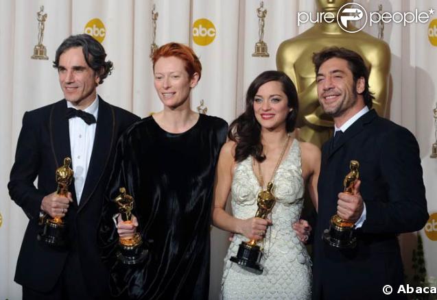Marion Cotillard entourée par Daniel Day-Lewis, Javier Bardem et Tilda Swinton