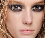   La Tendance Folk  
 Backstage Roberto Cavalli, Automne-Hiver 2011/2012 