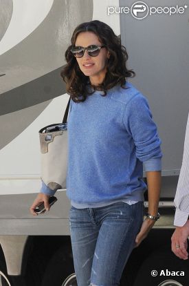  Jennifer Garner, enceinte, sur le tournage du film The Odd Life of Timothy Green, sur le campus de UCLA, à Los Angeles, le 18 août 2011.   