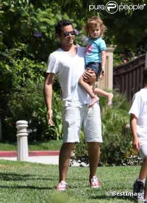 Cash Warren et sa fille Honor au parc à Beverly Hills, le 20 août 2011.