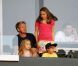Gordon Ramsay, lors d'un match des L.A Galaxy, se joint aux enfants de  David Beckham. Les siens sont également de la partie. Le 6 août 2011