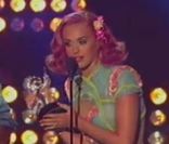 Katy Perry et Kanye West remportent le prix de la Best Collaboration, lors des MTV Video Music Awards, dimanche 28 août 2011.