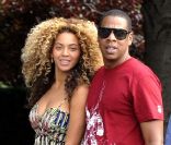 Beyoncé et Jay-Z s'aiment depuis 2002 et se sont dit oui le 4 avril 2008 à New York. Aujourd'hui, le couple star attend son premier enfant. (New York, 16 juillet 2011) 