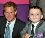 Le prince Harry est allé à la rencontre d\'enfants malades lors des WellChild Awards, à l\'hôtel Intercontinental de Londres, 31 août 2011<br />