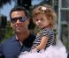 Jessica Alba et son mari Cash Warren passent la journée avec leur adorable petite Honor dans les rues de Los Angeles le 3 septembre 2011