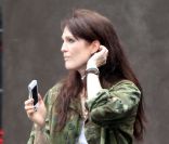 Julianne Moore sur le tournage de <em>What Maisie Knew </em>en tenue de teenager<em><br /></em>