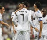 Cristiano Ronaldo a marqué sur pénalty suite lors du match de championnat espagnol entre le Real de Madrid et Getafe samedi 10 septembre 2011 sous les yeux de son fils et sa compagne Irina Shayk