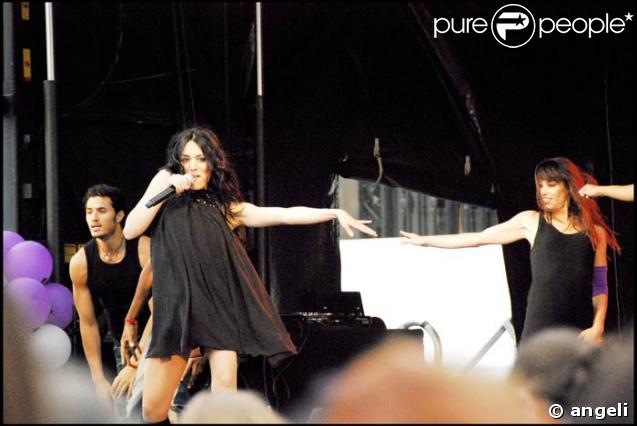 Sofia Essaïdi chante pour l'association Laurette Fugain le 18/05/08