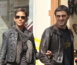 Halle Berry et Olivier Martinez dans les rues de Paris le 4 septembre 2011