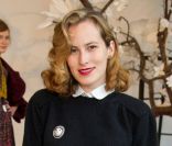 Charlotte Dellal chez Saloni.  