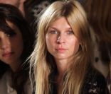 Clémence Poesy au défilé Erdem.