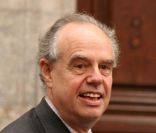 Frédéric Mitterrand dévoile une très mauvaise habitude... hors la loi