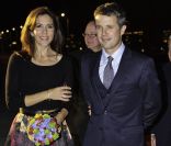Le prince Frederick et la princesse Mary de Danemark se préparent à assister à un concert qui célèbre le 250e anniversaire d'une expédition ordonnée par le roi Frederik V. Baptisée Journey to Arabia (voyage en Arabie), ce voyage a finalement duré 7 ans et un seul scientifique est revenu sain et sauf pour raconter ses trouvailles,  Carsten Niebuhr. Ce concert est organisé en son honneur à Copenhague, le 17 septembre 2011  