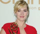 Kate Winslet, meilleure actrice dans une mini-série pour Mildred Pierce, lors des 63ème Emmy Awards à Los Angeles, le 18 septembre 2011
