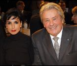 Rachida Dati et Alain Delon lors du dîner organisé dans les jardins du Musée Rodin, à Paris, en présence de Mehriban Aliyeva, Première Dame d\'Azerbaïdjan. 15 septembre 2011<br />