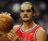 Joakim Noah sous le maillot des Chicago Bulls le 22 février 2010<br />