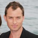 PHOTOS : Jude Law toujours aussi élégant et... craquant !