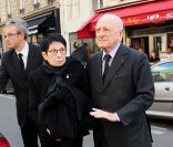 Arrivée de Zizi Jeanmaire et PIerre Bergé pour la messe en hommage à Roland Petit en l'église St Roch à Paris, le 23 septembre 2011. Le chorégraphe est décédé le 10 juillet dernier à Genève.
