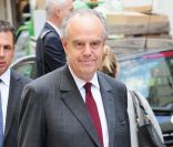 Arrivée de Frédéric Mitterrand pour la messe en hommage à Roland Petit en l'église St Roch à Paris, le 23 septembre 2011. Le chorégraphe est décédé le 10 juillet dernier à Genève.