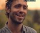 Charlie Winston signe son retour avec la chanson  Hello Alone , single présenté en exclusivité sur leparisien.fr et annonçant son second album,  Running Still , à paraître le 21 novembre 2011.