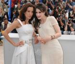 Ambiance lors du photocall de Versailles, avec Aure Atika et Judith Chemla