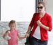 Jennifer Garner, enceinte, et sa fille Violet, à Los Angeles, le vendredi 29 septembre 2011.
